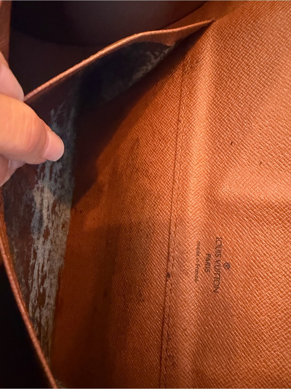 Louis Vuitton Monogram Canvas Messenger Bag with Natural Leather Trim - Picture 11 of 14